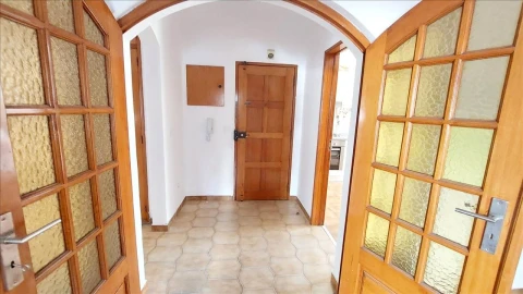 Apartamento T2 para Venda em Agualva e Mira-Sintra