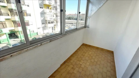 Apartamento T2 para Venda em Agualva e Mira-Sintra