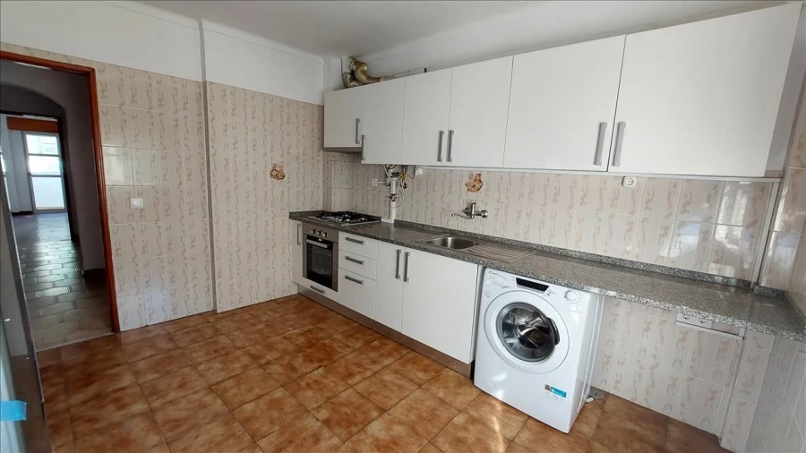 Apartamento T2 para Venda em Agualva e Mira-Sintra Foto 8