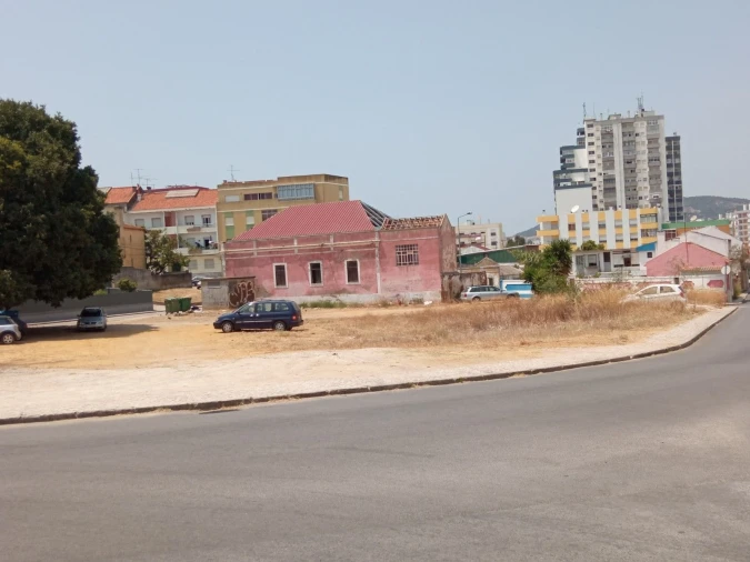 Terreno para Venda em Setubal (São Sebastião) Foto 3