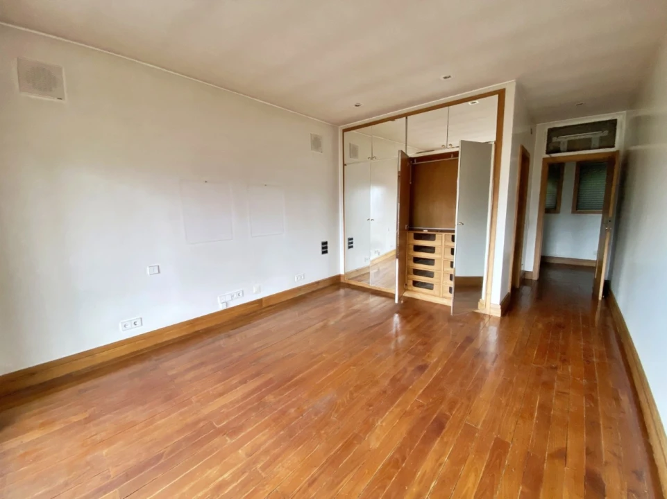 Apartamento T4 para Venda em Azurem Foto 22