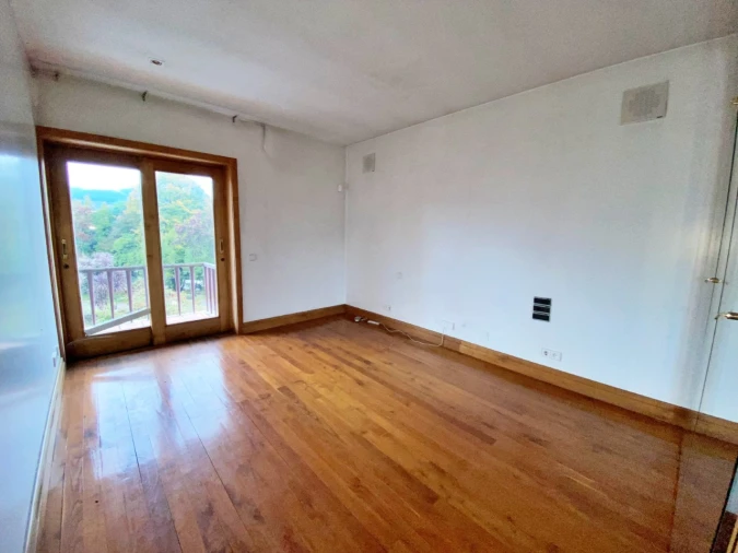 Apartamento T4 para Venda em Azurem Foto 32