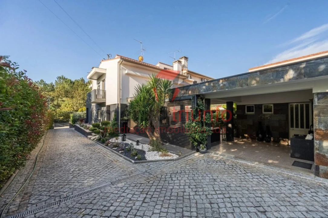 Moradia T3 para Venda em Manhente Foto 3