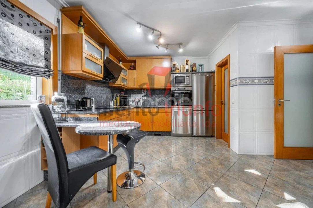 Moradia T3 para Venda em Manhente Foto 54