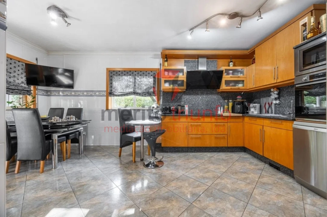 Moradia T3 para Venda em Manhente Foto 56