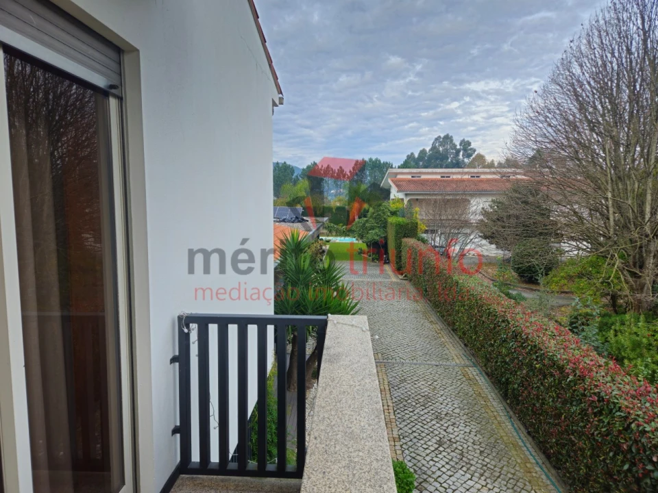 Moradia T3 para Venda em Manhente Foto 64