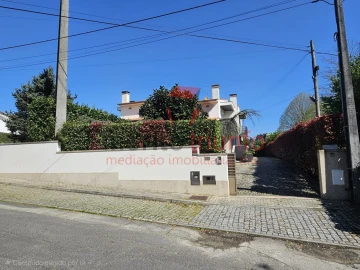 Moradia T3 para Venda em Manhente