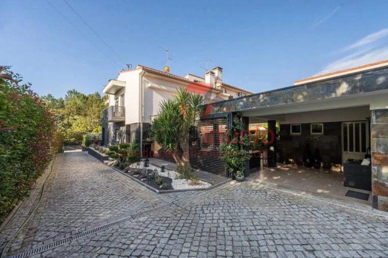 Moradia T3 para Venda em Manhente Foto 3