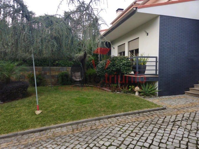 Moradia T3 para Venda em Manhente Foto 16