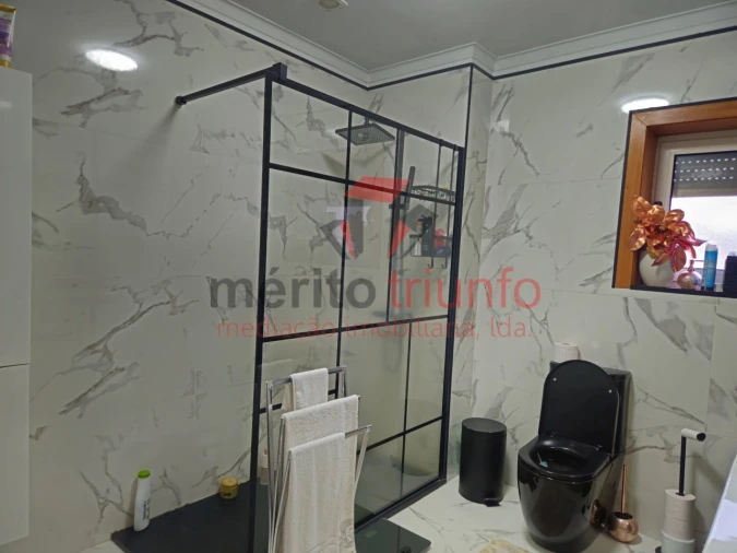 Moradia T3 para Venda em Manhente Foto 80