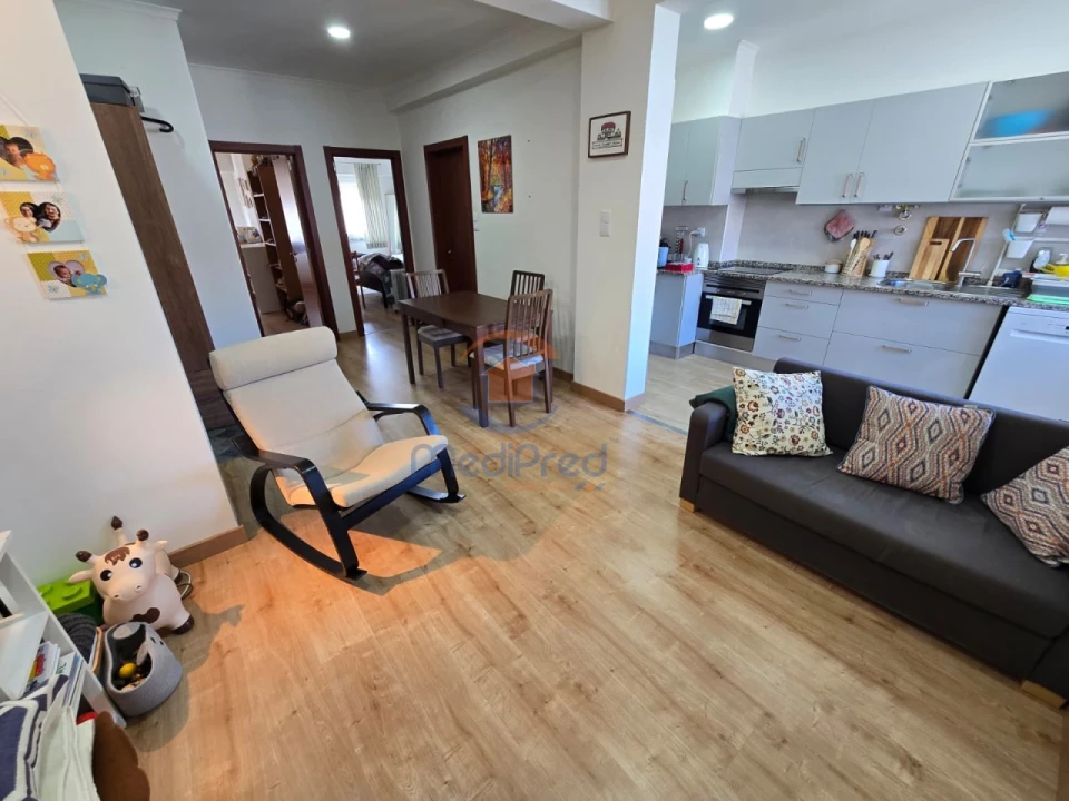 Apartamento T2 para Venda em Póvoa de Santo Adrião e Olival Basto Foto 1