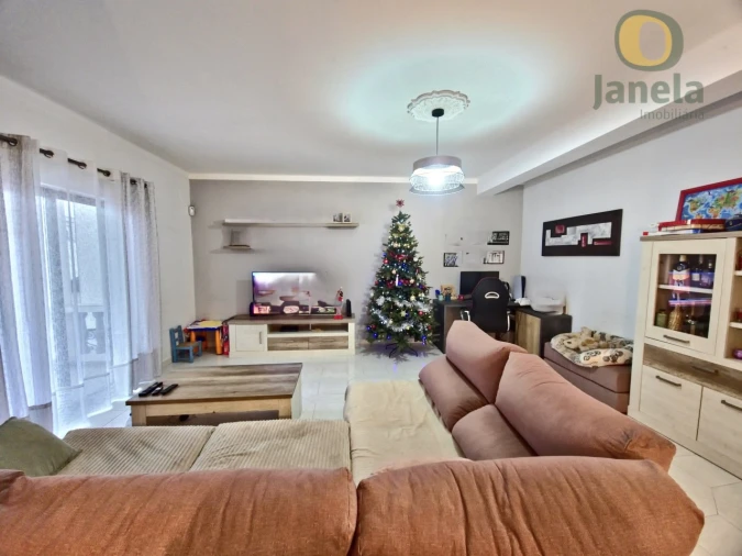 Moradia T3 para Venda em Quelfes Foto 3