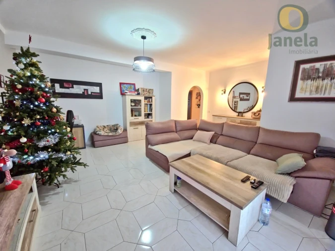 Moradia T3 para Venda em Quelfes Foto 4