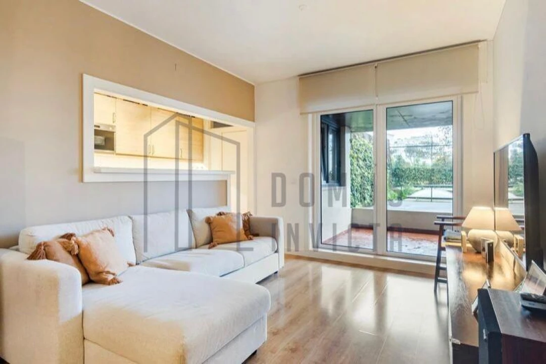 Apartamento T2 para Venda em Aldoar, Foz do Douro e Nevogilde Foto 1