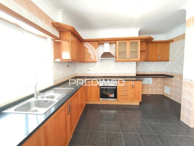 Moradia T4 para Venda em Sesimbra (Castelo)