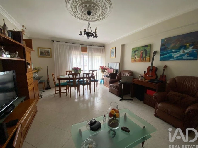 Apartamento T2 para Venda em Massamá e Monte Abraão Foto 3