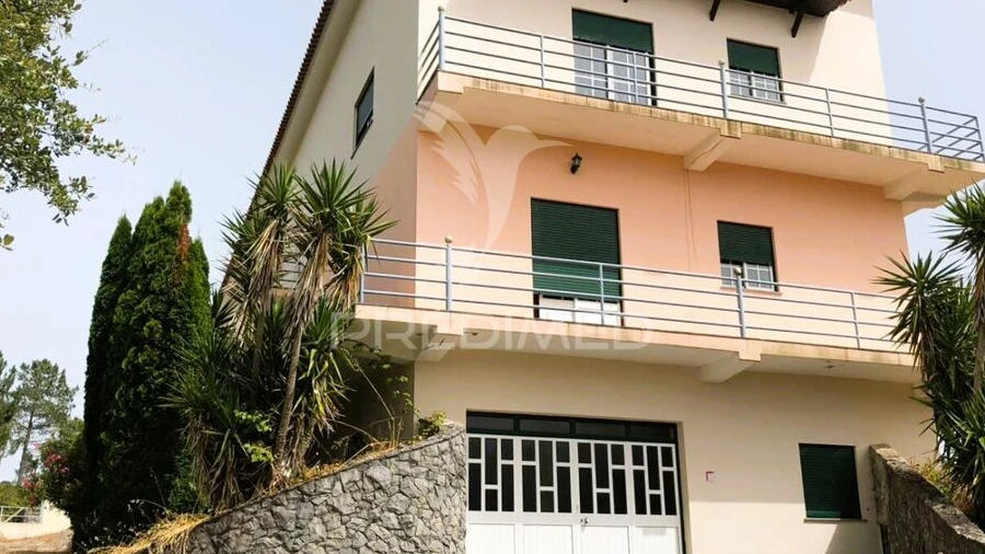 Prédio para Venda em Alqueidão da Serra