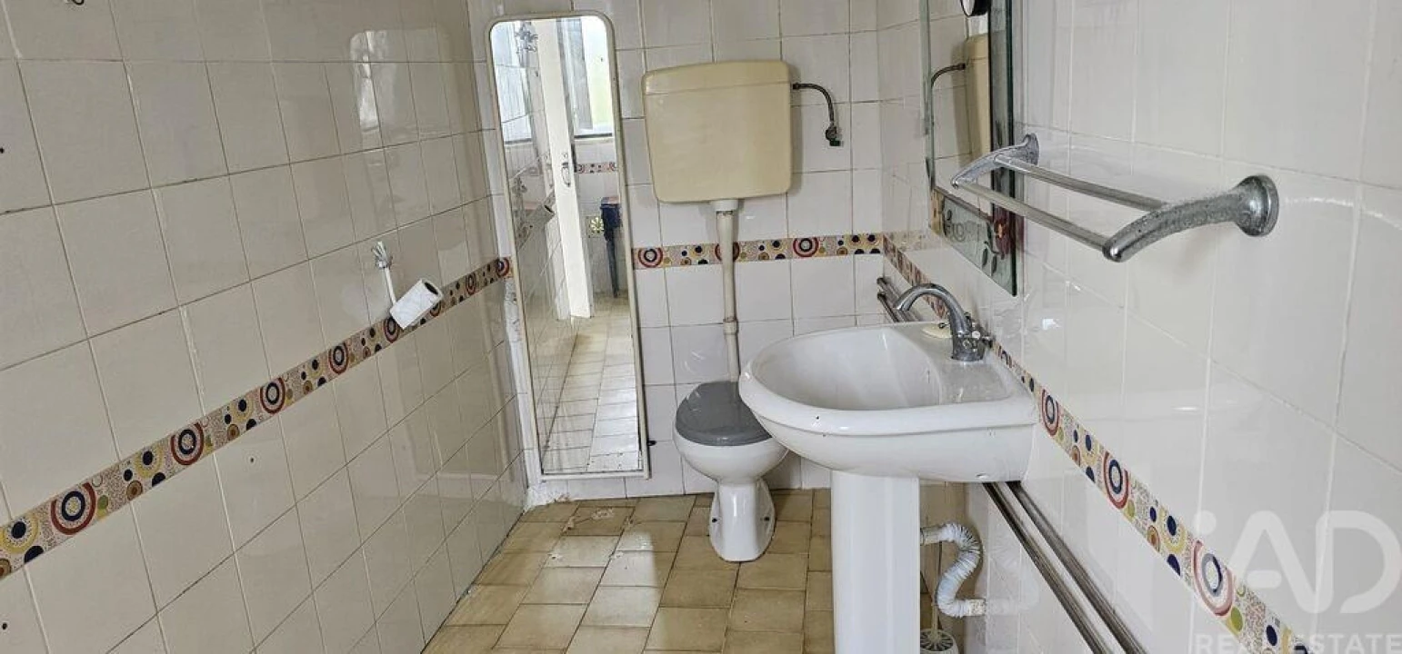 Moradia T1 para Venda em Cela Foto 6