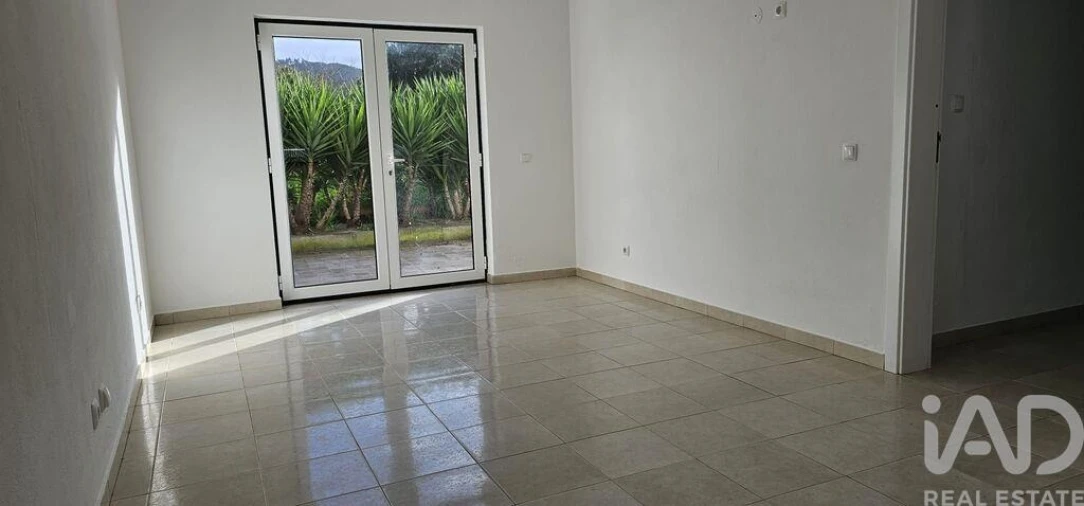 Moradia T1 para Venda em Cela Foto 23