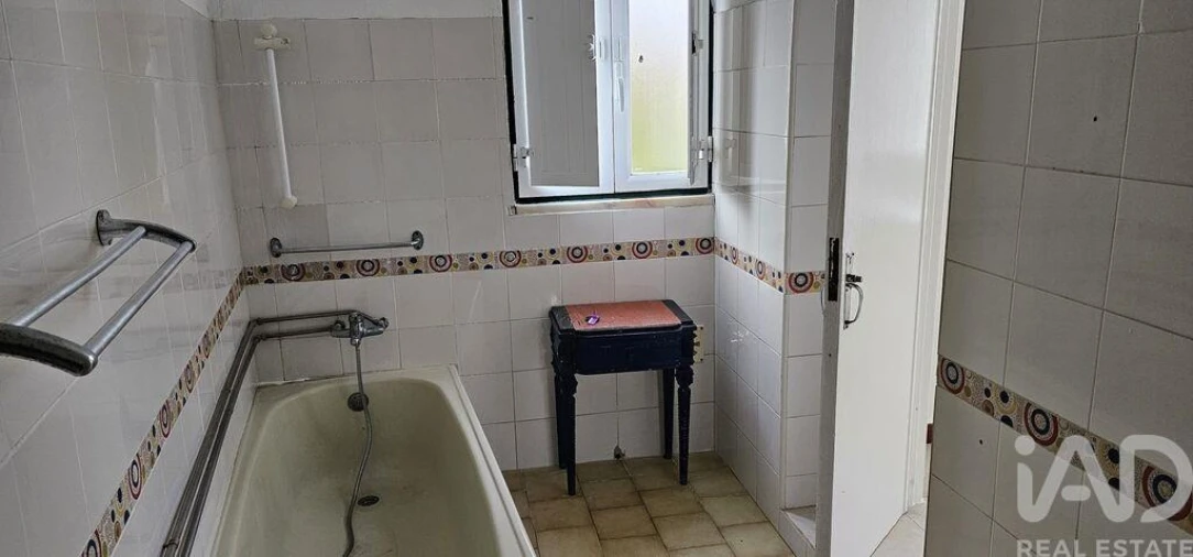 Moradia T1 para Venda em Cela Foto 7