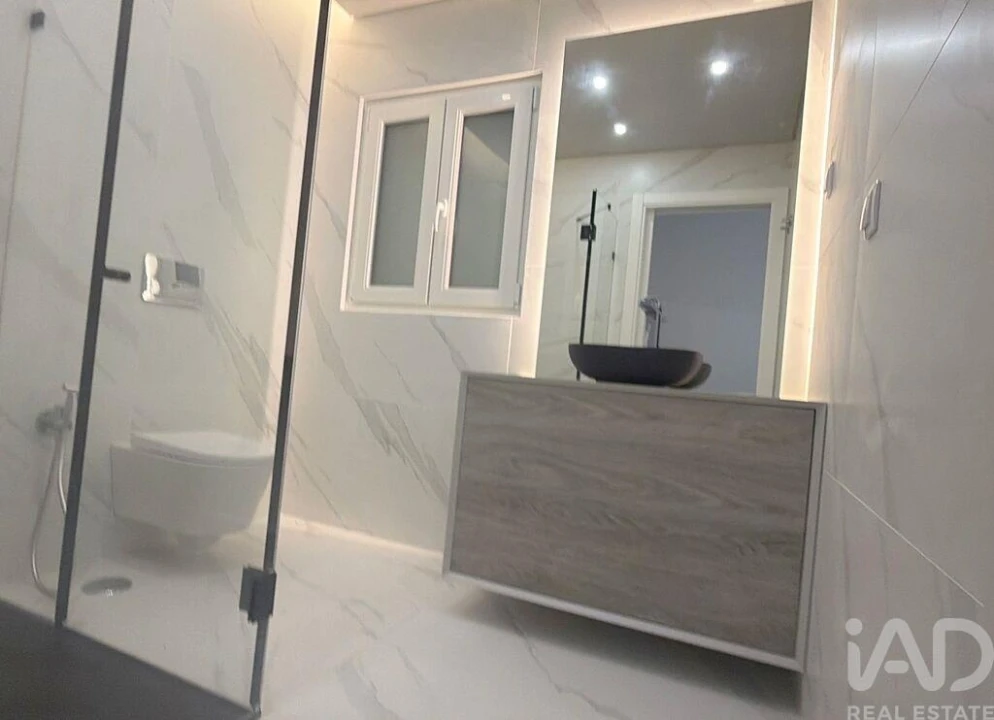 Apartamento T3 para Venda em Carcavelos e Parede Foto 17