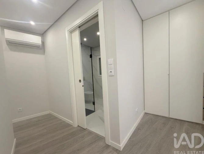 Apartamento T3 para Venda em Carcavelos e Parede Foto 15