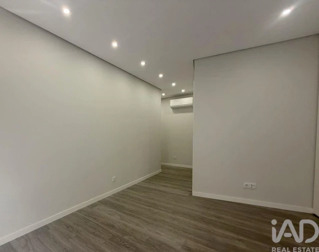 Apartamento T3 para Venda em Carcavelos e Parede Foto 14