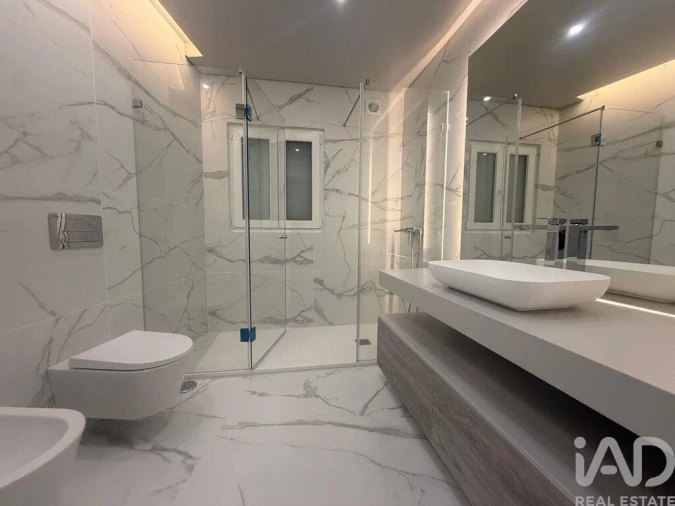 Apartamento T3 para Venda em Carcavelos e Parede Foto 9