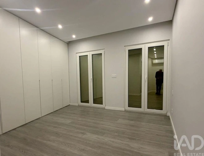 Apartamento T3 para Venda em Carcavelos e Parede Foto 8