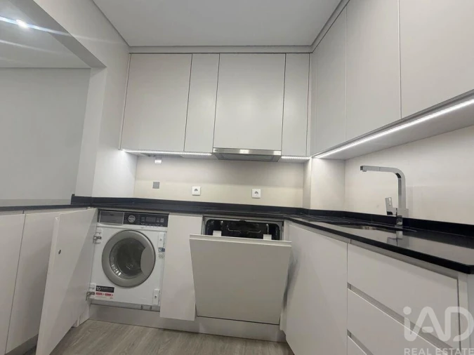 Apartamento T3 para Venda em Carcavelos e Parede Foto 6