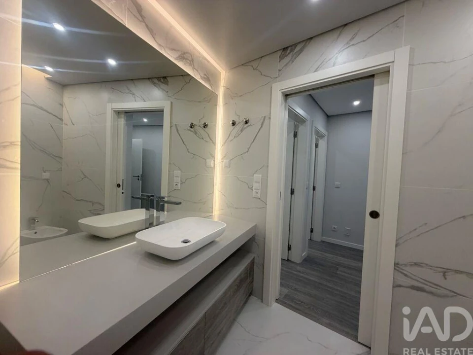 Apartamento T3 para Venda em Carcavelos e Parede Foto 10