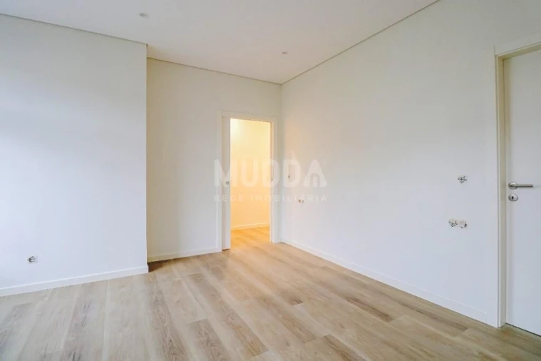 Apartamento T3 para Venda em Pedroso e Seixezelo Foto 18