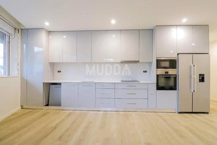 Apartamento T3 para Venda em Pedroso e Seixezelo Foto 1