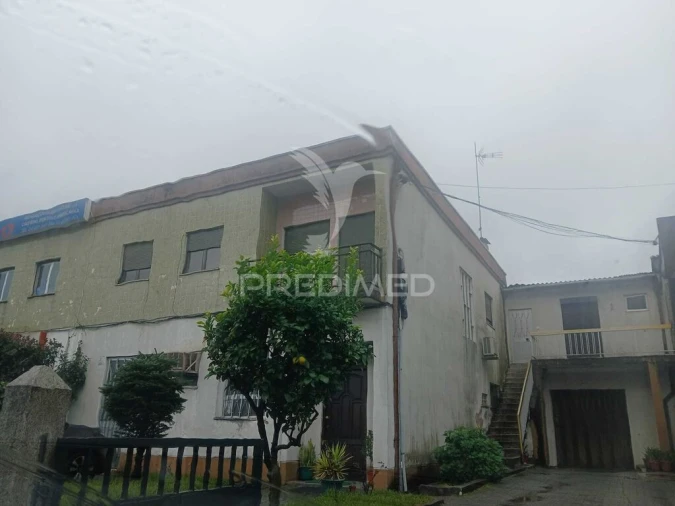 Prédio para Venda em Braga (Maximinos, Sé e Cividade) Foto 1