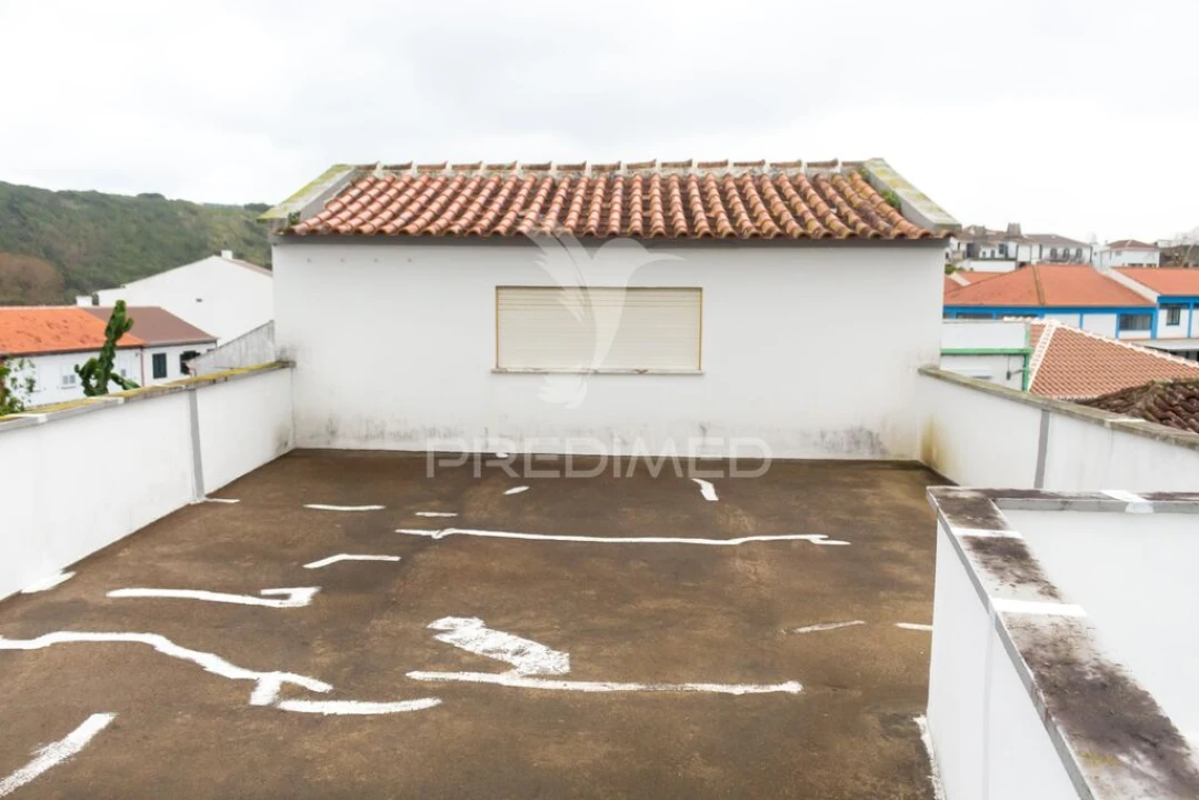 Moradia T2 para Venda em Praia da Vitoria (Santa Cruz) Foto 12