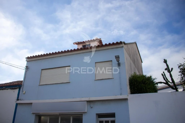 Moradia T2 para Venda em Praia da Vitoria (Santa Cruz) Foto 3