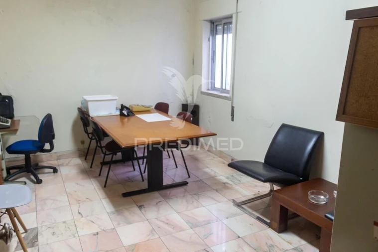 Moradia T2 para Venda em Praia da Vitoria (Santa Cruz) Foto 7