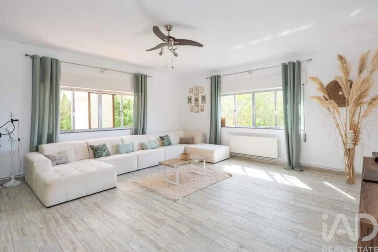 Moradia T6 para Venda em Ferreiras Foto 3