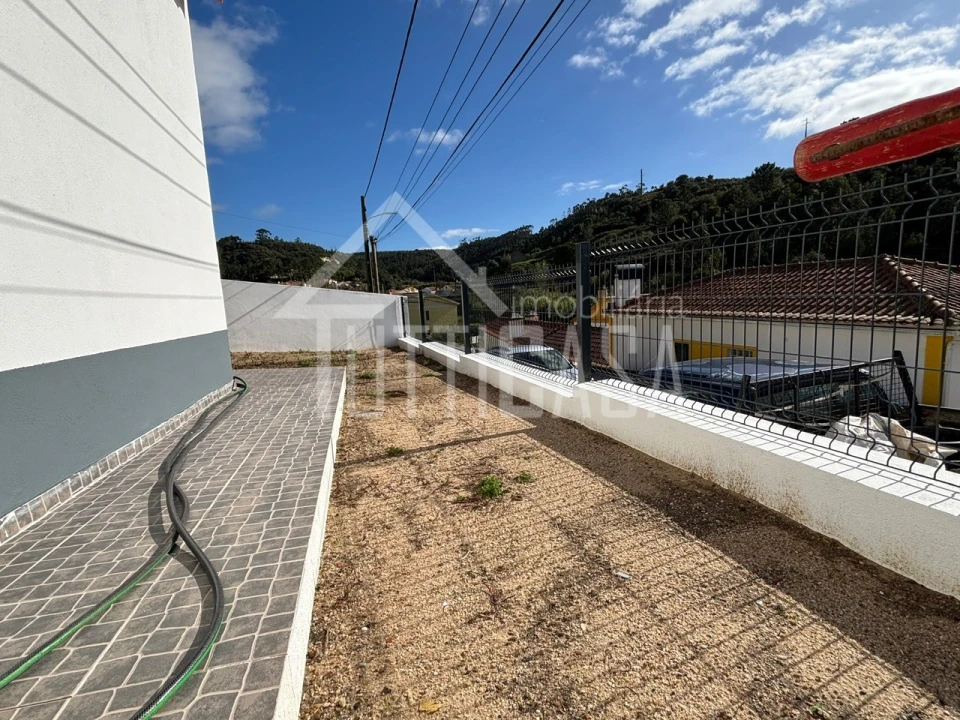 Moradia T2 para Venda em Azueira e Sobral da Abelheira Foto 8