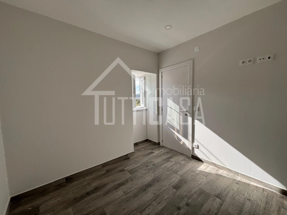 Moradia T2 para Venda em Azueira e Sobral da Abelheira Foto 25