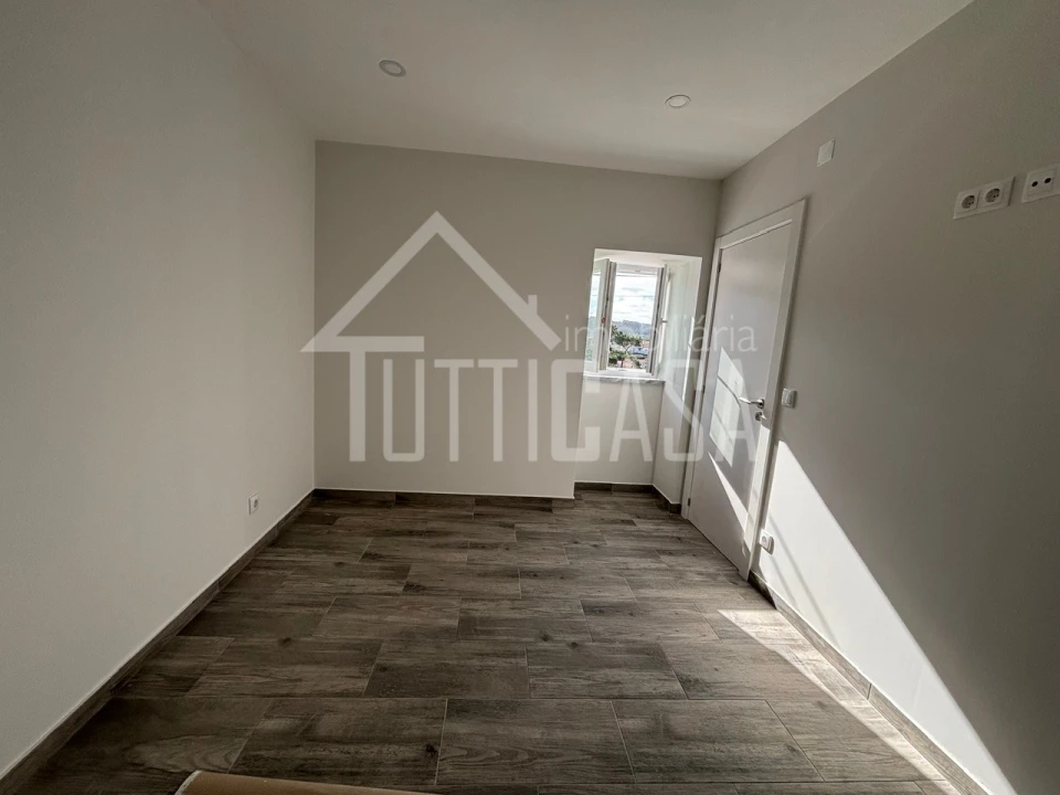 Moradia T2 para Venda em Azueira e Sobral da Abelheira Foto 26