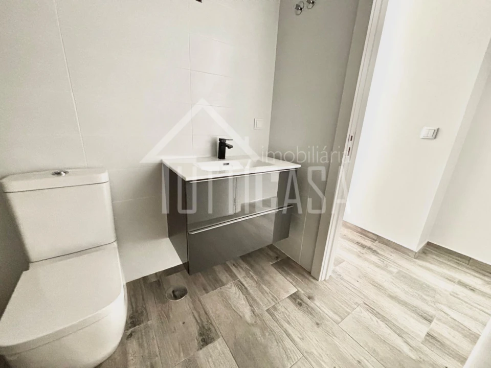 Moradia T2 para Venda em Azueira e Sobral da Abelheira Foto 40