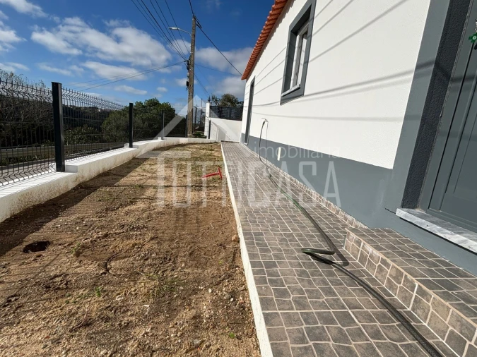 Moradia T2 para Venda em Azueira e Sobral da Abelheira Foto 7