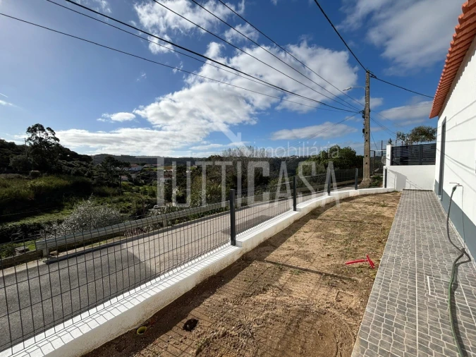 Moradia T2 para Venda em Azueira e Sobral da Abelheira Foto 22