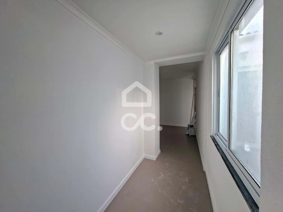 Moradia T2 para Venda em Ribeirinha Foto 8