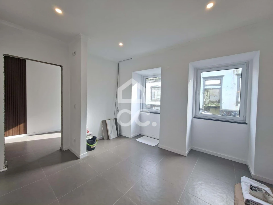 Moradia T2 para Venda em Ribeirinha Foto 7