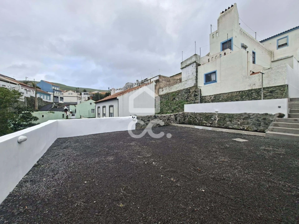 Moradia T2 para Venda em Ribeirinha Foto 14