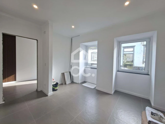 Moradia T2 para Venda em Ribeirinha Foto 7