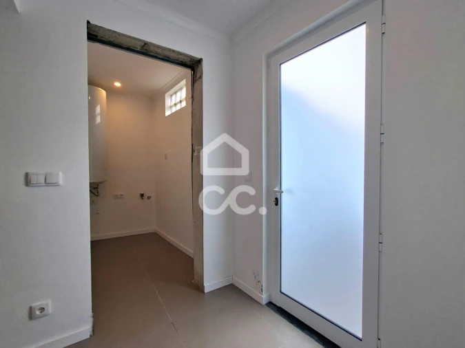 Moradia T2 para Venda em Ribeirinha Foto 10