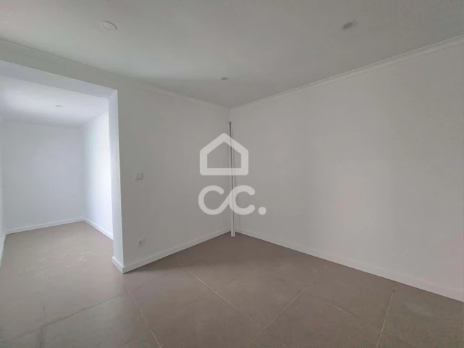 Moradia T2 para Venda em Ribeirinha Foto 7